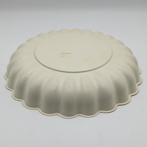 Vintage Christmas Santa Tray 9.5" Cookie Candy Serving Scallop Holiday MCM Decor - Picture 12 of 16